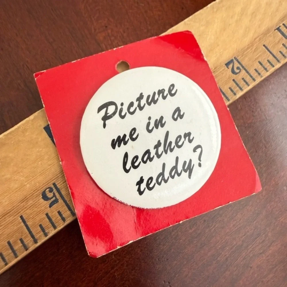 Vintage 1982 Brooch